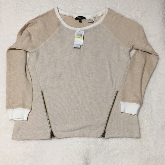 Spence knots comfy light sweater size Medium - Picture 1 of 8